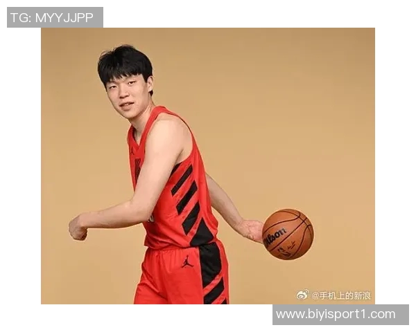 翻译谈杨瀚森：新秀应迎难而上努力追赶前辈与大哥的脚步