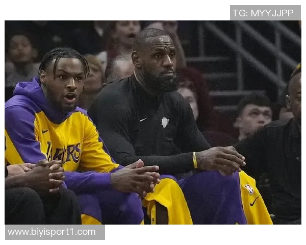 夸梅直言布朗尼防守能力不足父亲光环让他受到过高期待