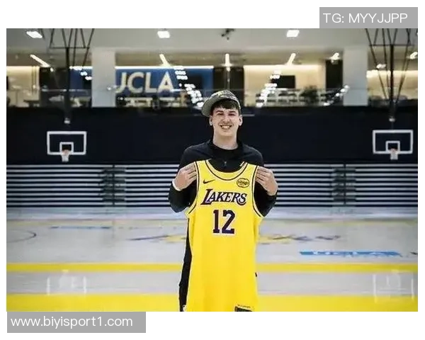 湖人队赛季至今仅有八村塁拉拉维亚和范德彪三人全勤出战九场比赛