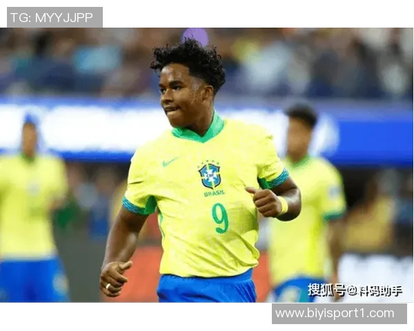 恩德里克本赛季仍未出场国际比赛间歇携妻子畅游摩洛哥度假 恩德里克本赛季仍未出场国际比赛间歇携妻子畅游摩洛哥度假