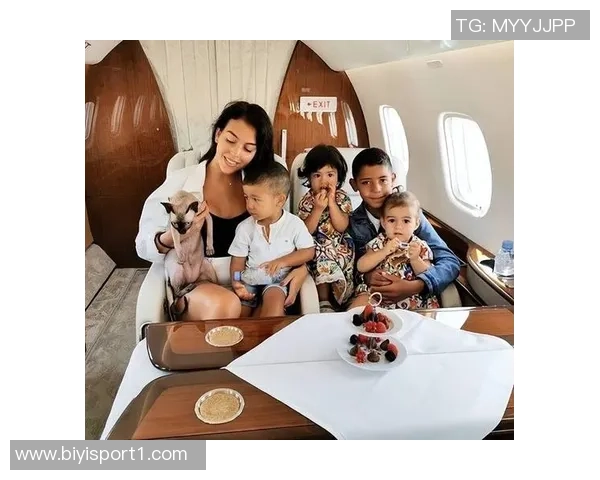 总裁的温馨时光乔治娜分享C罗与孩子们的幸福瞬间